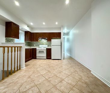 For Lease - 2417 Dundas Street Unit# 4, Toronto, Ontario - Photo 4