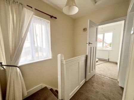 Dorothy Crescent, Worcester, WR3 - Photo 5