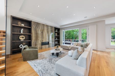 For Lease - 64 Centre Avenue, Toronto, Ontario - Photo 4