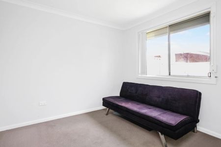 Immaculate and Convenient Two Bedroom Villa - Photo 3