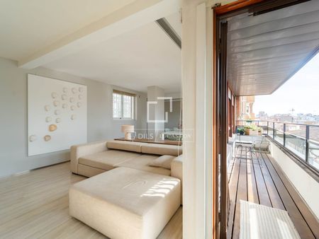 Excellent 1 Bedroom penthouse for rent in El Carmen, Valencia - Photo 4