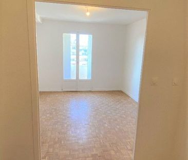 Appartement 3 pièces 68m2 MARSEILLE 3EME 927 euros - Photo 3