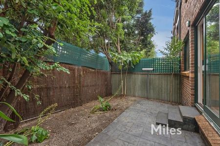 1/1 Austin Street, Hawthorn - Photo 4