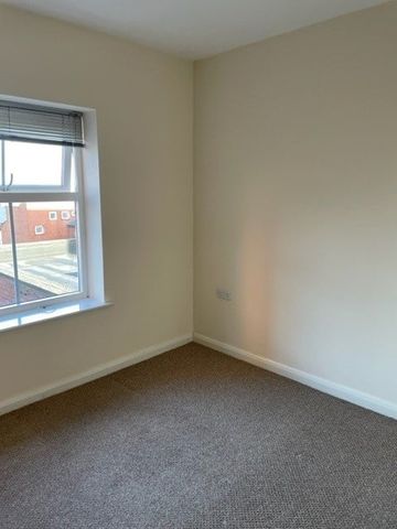 2 Bed Flat, Peel Mills, LS27 - Photo 4
