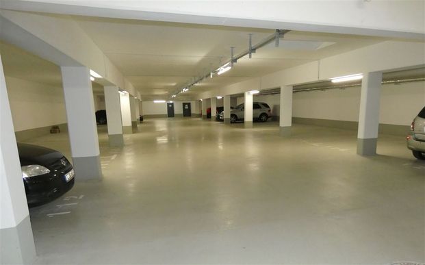 Großzügige 2-Zi. Whg. mit Balkon, Parkett m. FHB und TG-Stellplatz! - Photo 1