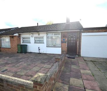 Albain Crescent, Ashford, TW15 - Photo 2