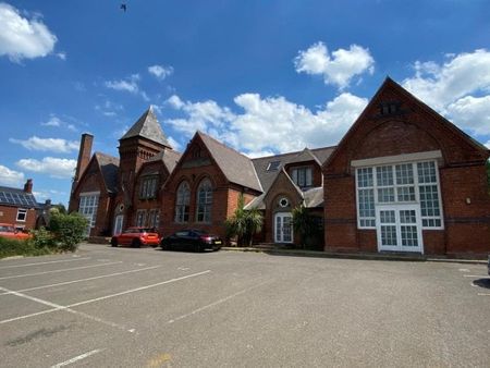 Devonshire Park, Chesterfield, S43 - Photo 4