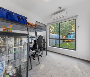 Comfortable Single-Level Living in a Prime Caroline Springs Location - Photo 6