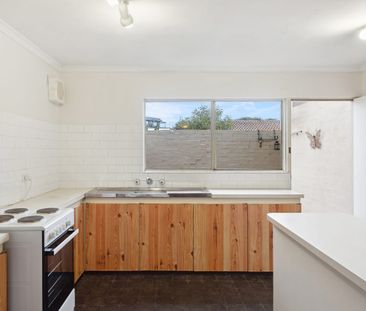 Quiet Complex Location! - Photo 5