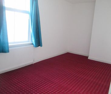 6 bedroom terraced house to rent - Photo 2