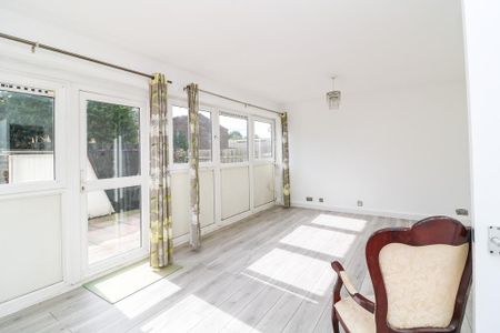 4 bedroom maisonette to rent - Photo 3