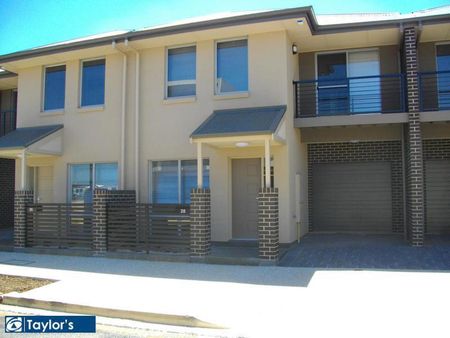 QUALITY BUILT & FEATURE PACKED TOWNHOUSE! - Photo 3