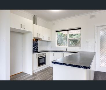 11 Saphire Rd, Morphett Vale, SA 5162 - Photo 4
