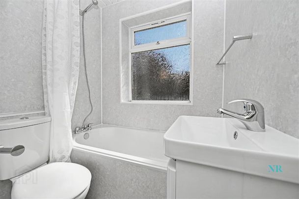 40 Dhu Varren Crescent, Belfast, BT13 3FL - Photo 1