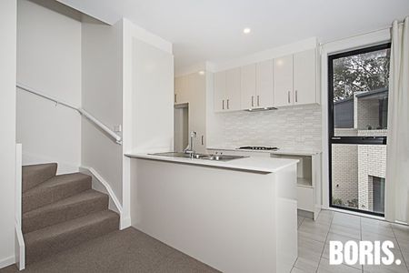 22/135 Easty Street Phillip ACT - Photo 2