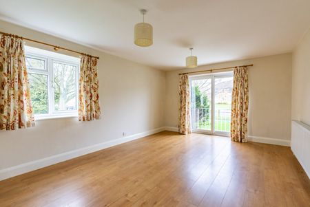 Available unfurnished now - Photo 2