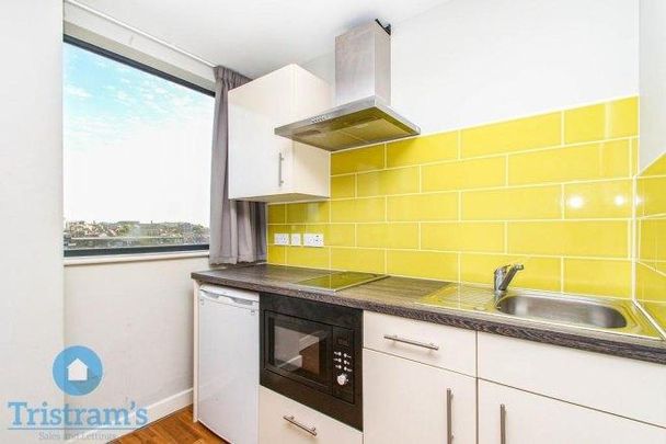 1 bedroom in a house share to rent - Photo 1