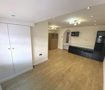 5 bedroom terraced house to rent - Photo 1