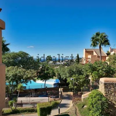 Alquiler de piso en Calle Lila - Photo 1