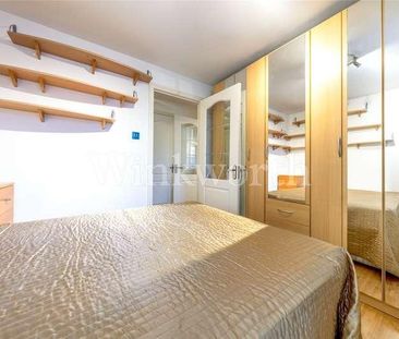 Britten Close, London, NW11 - Photo 2