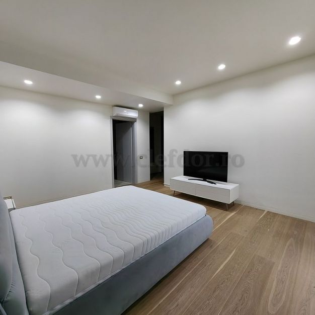 Individual Luxury Villa in Iancu Nicolae area - Cambridge School - Photo 1
