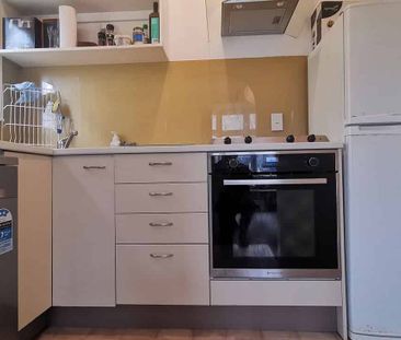 Modern 2 bedroom flat - Photo 4