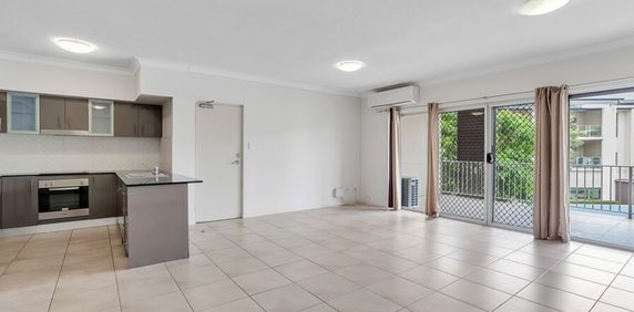 2 bedrooms, 2 bathrooms, 1 car space, 2 balconies, Air Con, Pool, BBQ, Park, Security, Public Transport - Photo 2