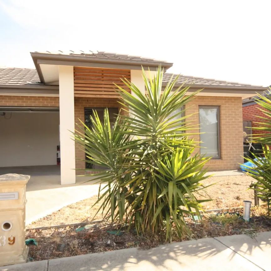 39 Eliot Avenue, Doreen VIC 3754 - Photo 1
