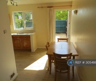 2 bedroom end of terrace house to rent - Photo 2