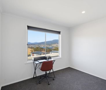 Renovated Family Home with Stunning Water & Mountain Views - Photo 4