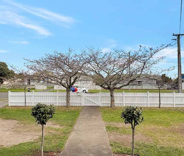 GONVILLE - 4 BEDROOMS - Photo 3