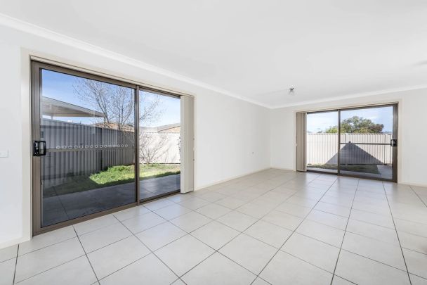 Single Level Townhouse with Lock up Garage - Photo 1