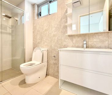 2 Bedroom Plus Study, 1 Mins walk to Auburn Station! - Photo 4