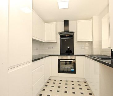 3 bedroom end of terrace house to rent - Photo 6