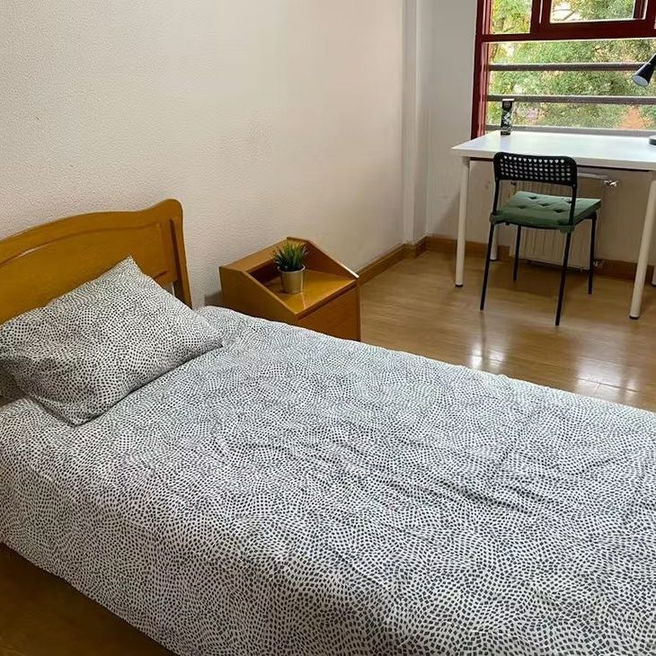 Calle del Cabo Machichaco, Madrid, Community of Madrid 28053 - Photo 1