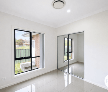 Spacious And Modern 3 Bedroom Townhouse - Photo 4