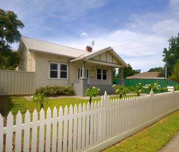 FULLY FURNISHED - UNAVAILABLE UNTIL JANUARY 2019 - Photo 2