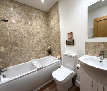 2 bedroom terraced house to rent - Photo 3