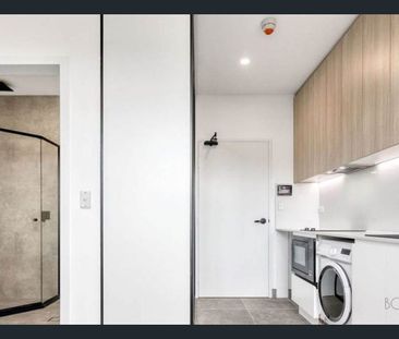 Studio Apartment for Rent in Prime Kingswood Location! - Photo 2