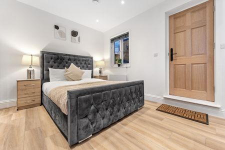 Studio Flat, Deptford High St, SE8 - Photo 2