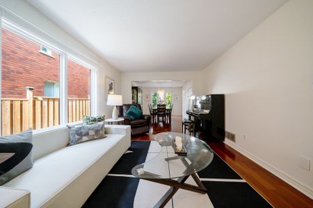 For Lease - 8 Woodlawn Road, Markham, Ontario - Photo 4