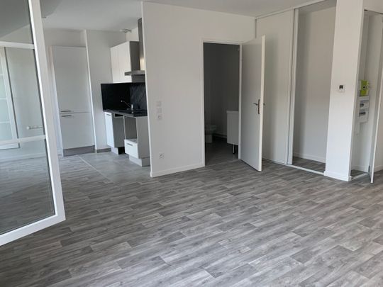 Location appartement 1 pièce, 33.86m², Villeneuve-Saint-Denis - Photo 1