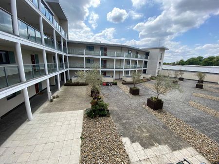 2 bedroom apartment to rent - Photo 3