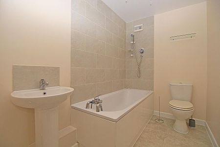 2 bedroom flat to rent - Photo 5