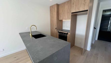 High spec two-bedroom townhouse - Photo 3