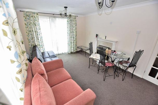 1 bedroom ground floor flat to rent - Photo 1
