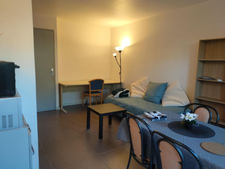 Nîmes - Studio meublé avec jardinet et parking - Photo 3