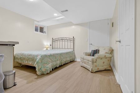 For Lease - 212 Holbeach Crescent, Waterloo, Ontario - Photo 2