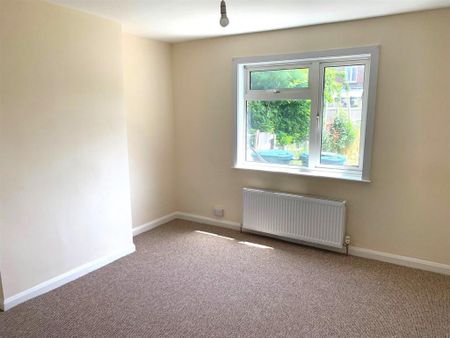 3 bedroom end of terrace house to rent - Photo 3