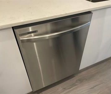 1 Bedroom + Den / Jr 2 Bedroom - Photo 6